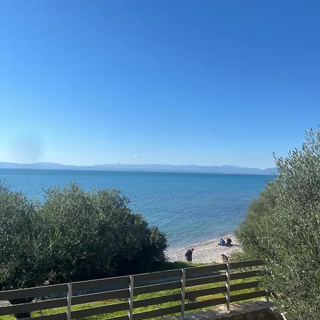 Σπίτι διακοπών Sadova Messinia Pearl Cozy Seafront House Αβία
