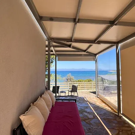 Sadova Messinia Pearl Cozy Seafront House Σπίτι διακοπών *