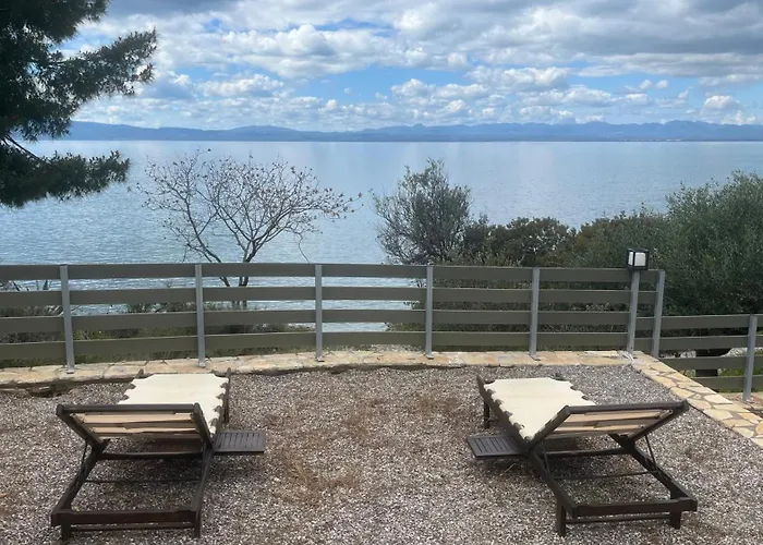 Sadova Messinia Pearl Cozy Seafront Tiny House Avía