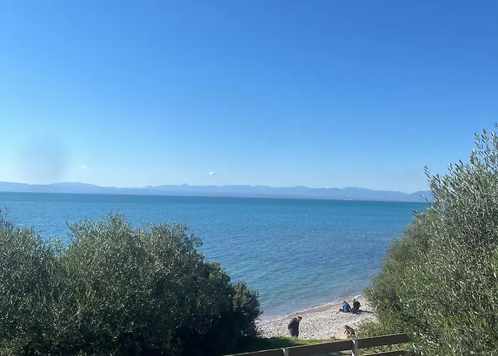 Сasa de vacaciones Sadova Messinia Pearl Cozy Seafront Tiny House Avía